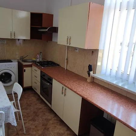 2 Near Zoom Apartment